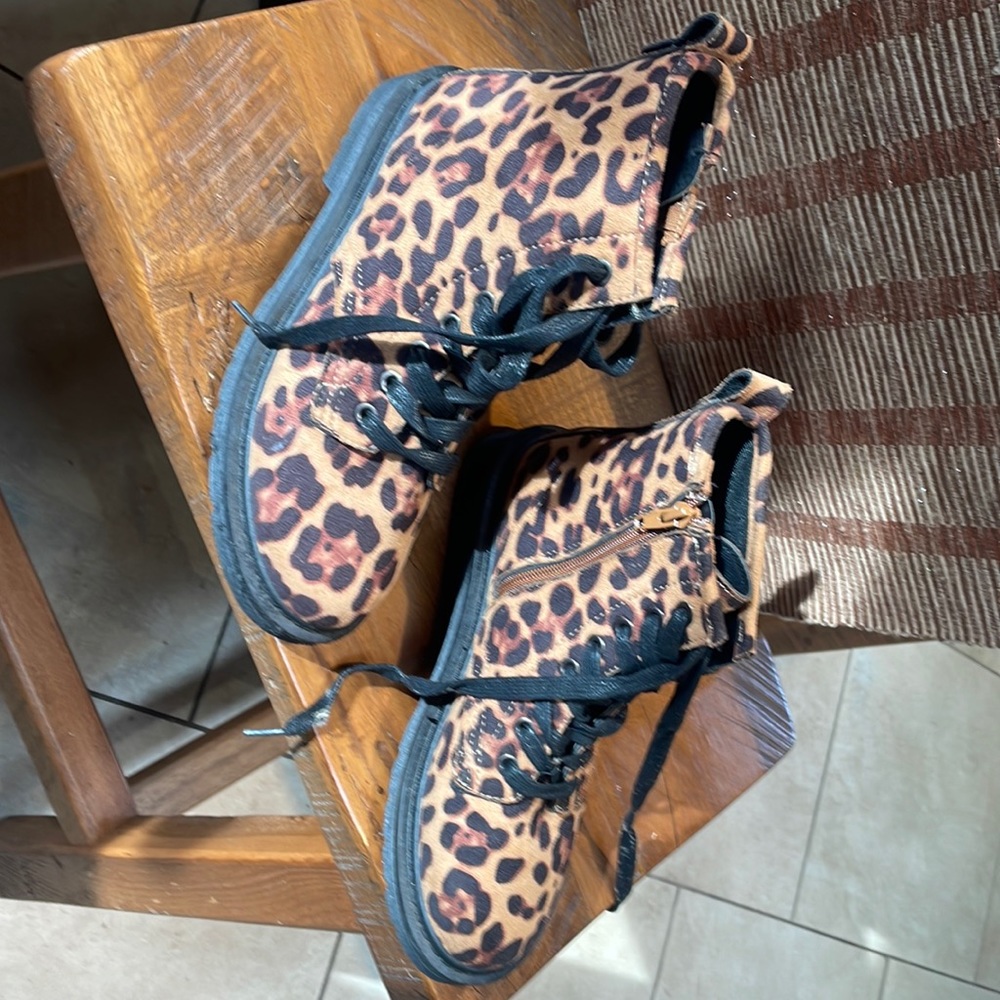 Womens leopard combat boots very comfortable